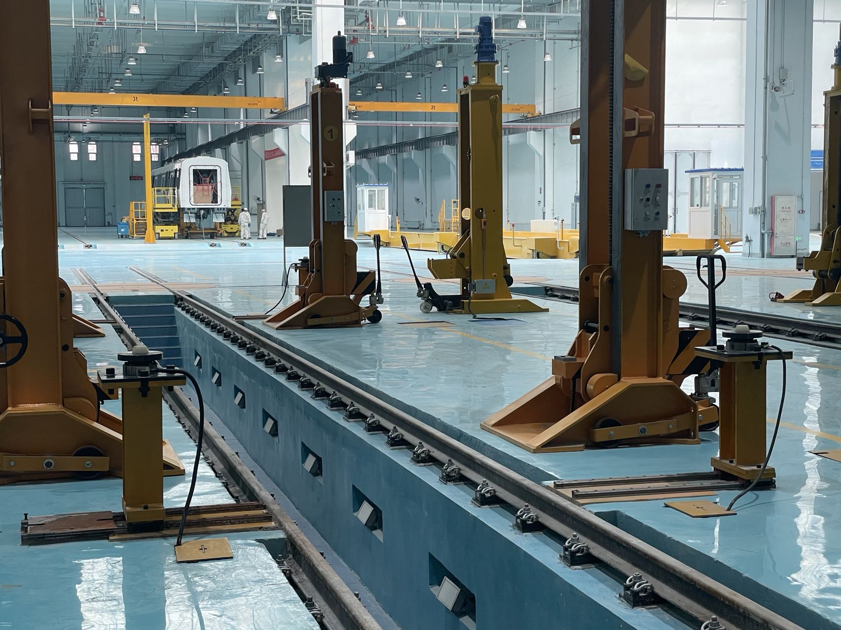 Railcar weighing systems